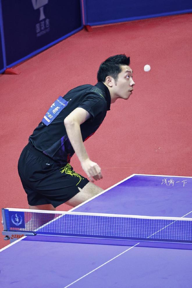 数据对比突 数据对比突